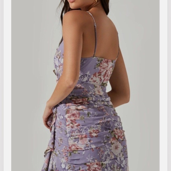 ASTR The Label Kiana Floral Rucked Dress Size Medium - Picture 4 of 12